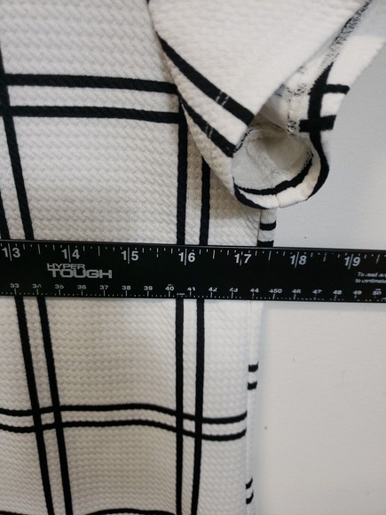 New York Collection Black & White geometric top Sleeve Size Small shell - Picture 6 of 8